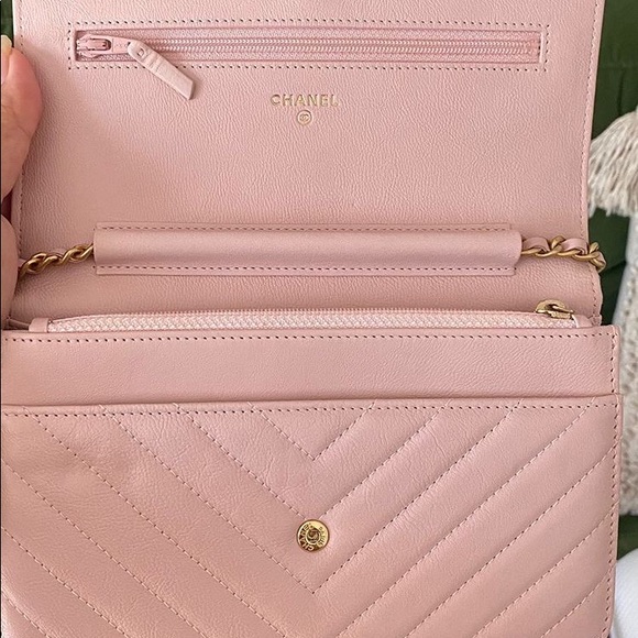 Chanel 17c Pink Distressed Calfskin WOC Crossbody - Picture 5 of 10